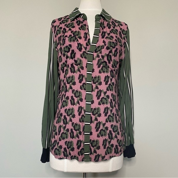 Anthropologie Tiny Dulcie Cheetah Stripe Solid V-neck Buttondown, size Small - Picture 2 of 16